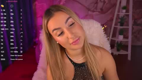 Lia online show from 12-03-25, 09:51