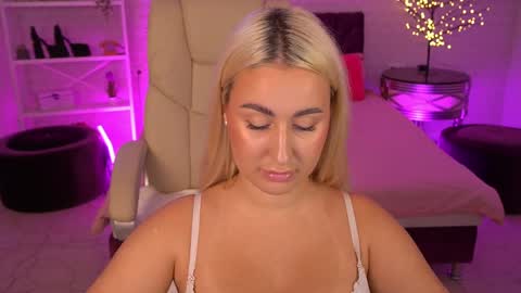 Lia online show from 05-22-26, 02:01