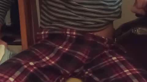 Snapshot of papa848411_84 chatting on 09-11-25, 09:15 papa848411_84 online show from 09-11-25, 09:15