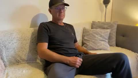 Snapshot of papa_show chatting on 10-13-25, 07:41 papa_show online show from 10-13-25, 07:41