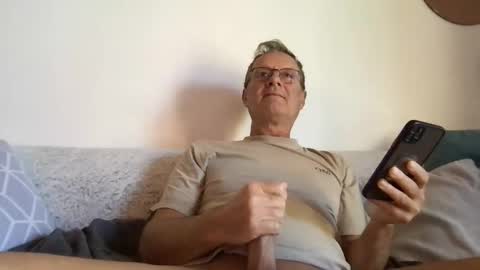 Snapshot of papa_show chatting on 11-04-25, 10:03 papa_show online show from 11-04-25, 10:03