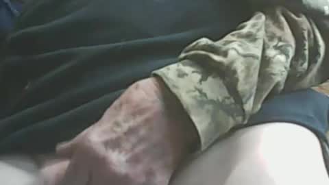 Snapshot of papajb70 chatting on 11-11-25, 02:22 papajb70 online show from 11-11-25, 02:22