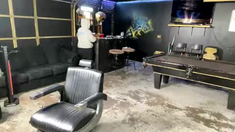 papi_krizz online show from 10-26-25, 02:56