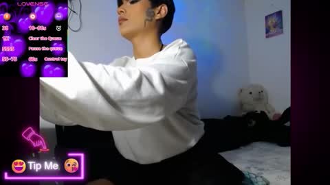 papi_mami_live_ online show from 11-18-25, 02:50