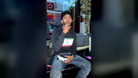 Snapshot of papian0 chatting on 12-19-25, 06:31 papian0 online show from 12-19-25, 06:31