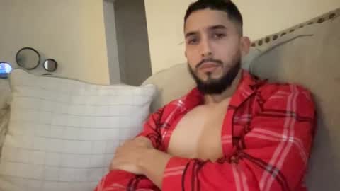 Snapshot of papicubano_guapo23cm chatting on 02-22-25, 01:35 papicubano_guapo23cm online show from 02-22-25, 01:35