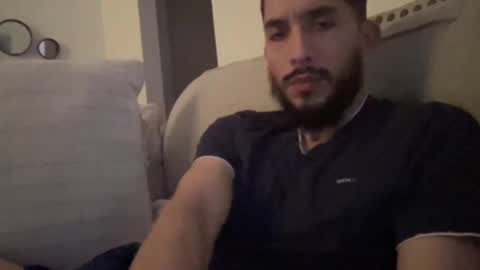 Snapshot of papicubano_guapo23cm chatting on 02-25-26, 05:17 papicubano_guapo23cm online show from 02-25-26, 05:17