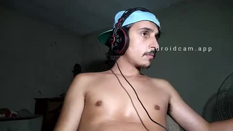 Snapshot of papito20cm chatting on 12-15-25, 12:04 Lau online show from 12-15-25, 12:04