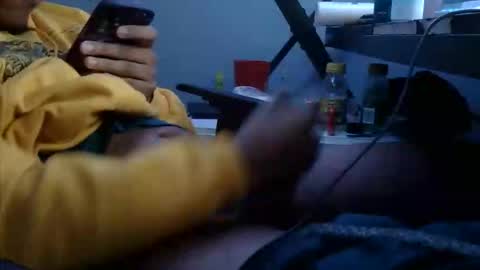 Snapshot of papixfade chatting on 12-14-25, 11:09 papixfade online show from 12-14-25, 11:09