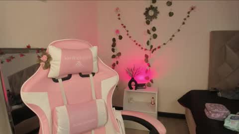 Paprika online show from 11-23-25, 06:19