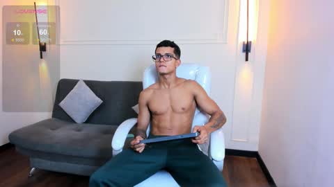 Snapshot of paradise_boy_s chatting on 11-10-25, 09:14 Ryan And Casper online show from 11-10-25, 09:14