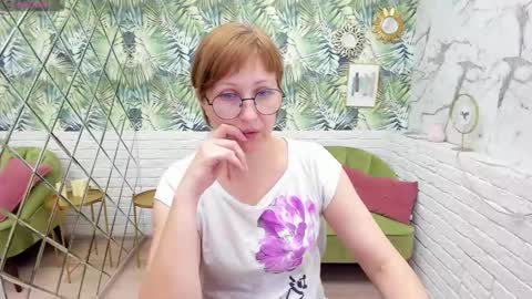Snapshot of paris_cherry chatting on 03-09-25, 08:31 Paris online show from 03-09-25, 08:31