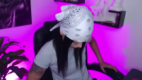 Paris D angelo online show from 03-02-25, 10:27