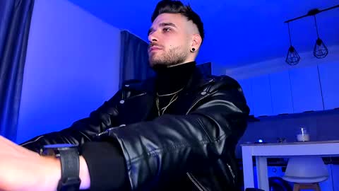 Paris online show from 12-27-24, 10:16