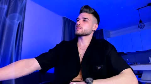 Paris online show from 01-26-25, 07:41