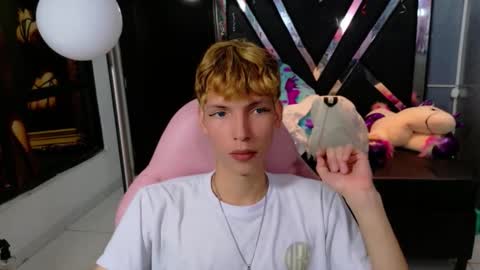 Snapshot of park_jimin1 chatting on 09-22-25, 12:07 park_jimin1 online show from 09-22-25, 12:07