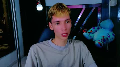 Snapshot of park_jimin1 chatting on 11-28-25, 04:31 park_jimin1 online show from 11-28-25, 04:31