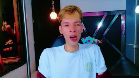 Snapshot of park_jimin1 chatting on 12-04-25, 12:03 park_jimin1 online show from 12-04-25, 12:03