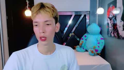 Snapshot of park_jimin1 chatting on 12-14-25, 02:11 park_jimin1 online show from 12-14-25, 02:11