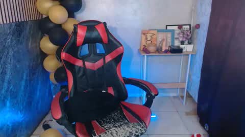 Snapshot of parkseo_yeon chatting on 12-18-25, 07:42 HENRY online show from 12-18-25, 07:42