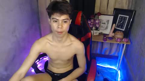 Snapshot of parkseo_yeon chatting on 01-11-26, 04:34 HENRY online show from 01-11-26, 04:34