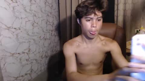 Snapshot of parkseo_yeon chatting on 02-26-26, 09:08 HENRY online show from 02-26-26, 09:08