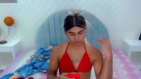 Snapshot of party_duo_trans chatting on 12-08-24, 05:50 sara y cata online show from 12-08-24, 05:50