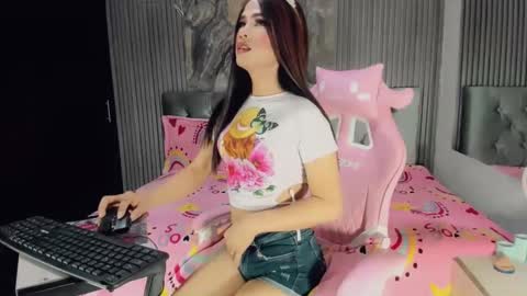 party_fre_girl online show from 09-28-25, 04:45