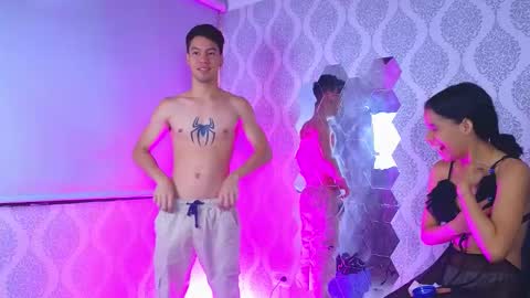 Danna online show from 10-13-25, 01:22