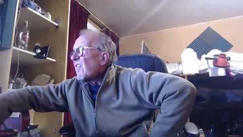 pascal88881 online show from 10-16-25, 07:53