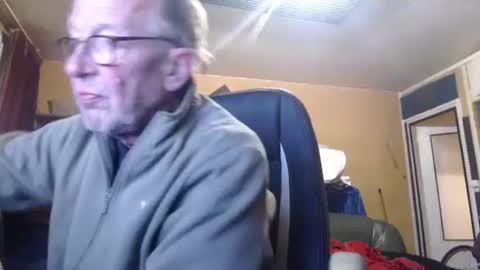 pascal88881 online show from 10-17-25, 11:35