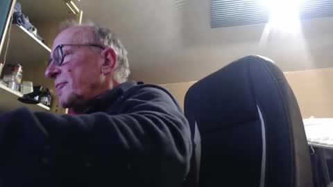 pascal88881 online show from 11-19-25, 07:03