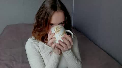 Snapshot of passtilka chatting on 05-23-26, 04:29 Michelle online show from 05-23-26, 04:29