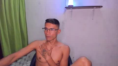 EDUAR Independent model online show from 11-26-25, 03:29