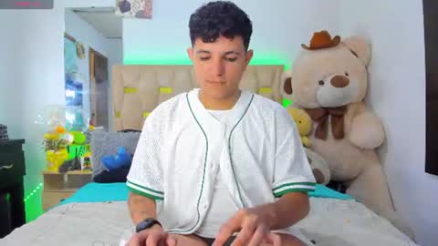 Snapshot of patrick_sanzzz chatting on 07-13-26, 12:02 Patrick online show from 07-13-26, 12:02