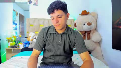 Snapshot of patrick_sanzzz chatting on 07-19-26, 02:04 Patrick online show from 07-19-26, 02:04