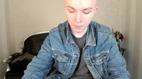 Snapshot of patrickbevy chatting on 06-12-26, 06:23 Patrick online show from 06-12-26, 06:23