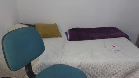 Snapshot of pau_cute19 chatting on 12-15-25, 08:02 pau cute online show from 12-15-25, 08:02