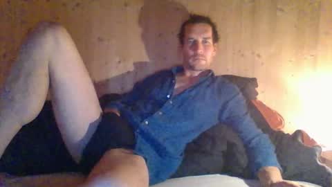 Snapshot of paueriwan chatting on 11-12-25, 08:08 paueriwan online show from 11-12-25, 08:08