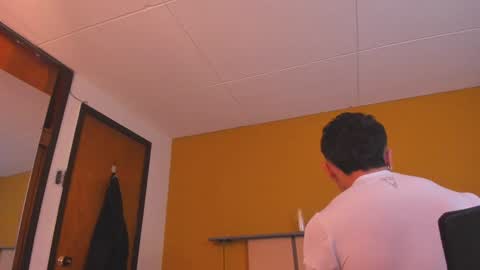 Snapshot of paul_evanss chatting on 12-04-24, 01:09 Paul online show from 12-04-24, 01:09