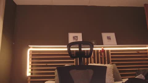 Snapshot of paul_evanss chatting on 03-10-25, 12:15 Paul online show from 03-10-25, 12:15