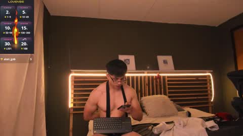 Snapshot of paul_evanss chatting on 03-12-25, 03:29 Paul online show from 03-12-25, 03:29