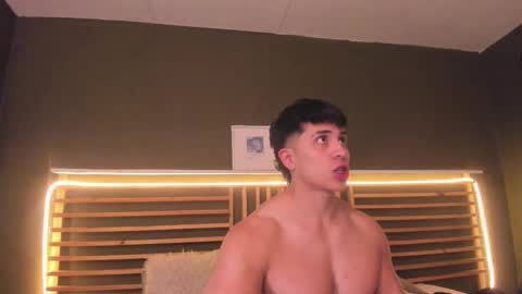 Snapshot of paul_evanss chatting on 09-18-25, 01:24 Paul online show from 09-18-25, 01:24