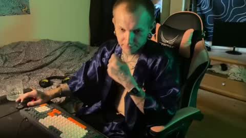 Paul online show from 04-09-26, 04:34