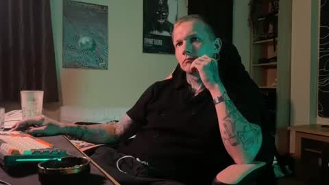 Snapshot of paul_razor chatting on 05-04-26, 02:13 Paul online show from 05-04-26, 02:13