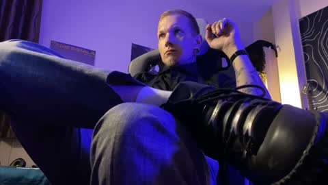 Snapshot of paul_razor chatting on 05-23-26, 07:29 Paul online show from 05-23-26, 07:29
