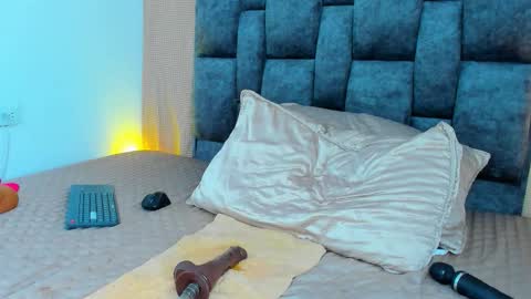 Snapshot of paula__convers chatting on 10-19-25, 08:42 PAULA online show from 10-19-25, 08:42