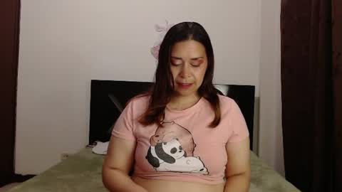 Snapshot of paula_anderson chatting on 08-04-26, 11:29 PAULA online show from 08-04-26, 11:29