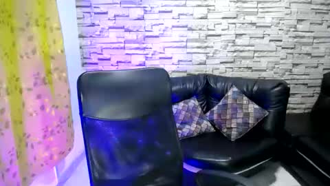 paula ross online show from 06-06-26, 01:00