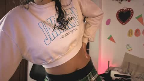 Snapshot of paulacutexs chatting on 04-07-26, 04:35 Paula online show from 04-07-26, 04:35